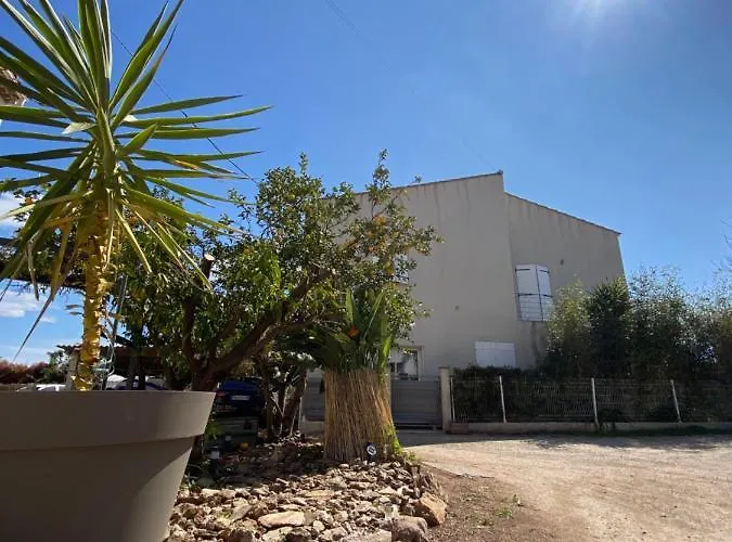 Proche De La De L'almanarre Appartement